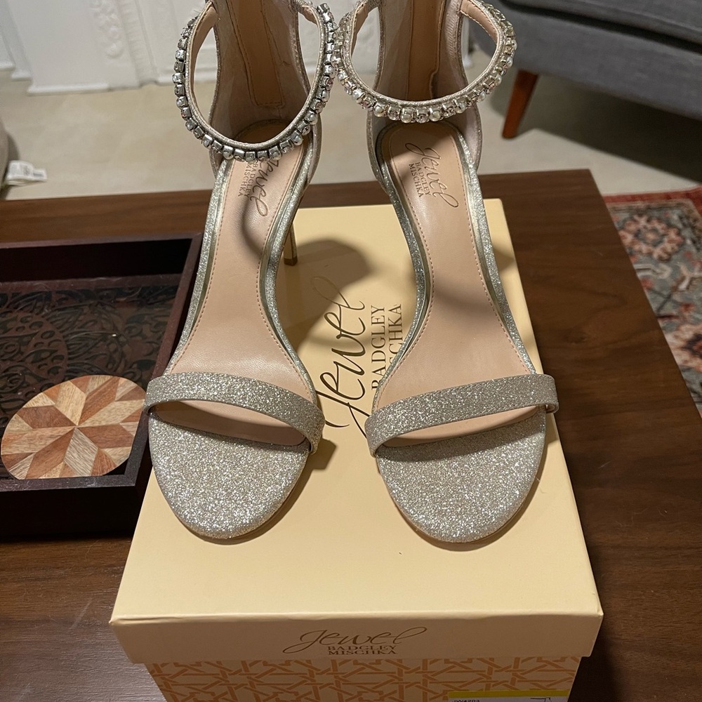 Jewel Badgley Mischka Gold Landen Ankle Strap Sandal